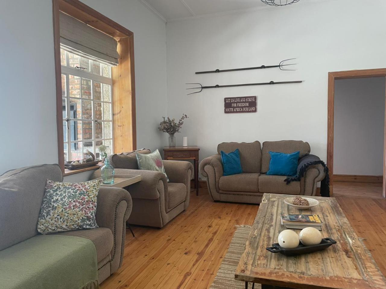 Die Prokureurshuis Sutherland Extérieur photo